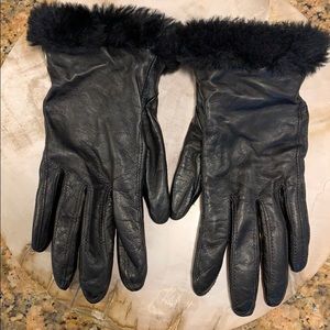 LIKE NEW! Women’s Ugg Black Leather Gloves